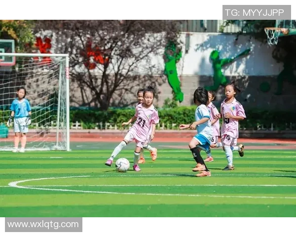 浦东实验小学足球明星展现青春风采助力校园体育发展