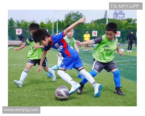 西班牙足球曲的激情旋律与历史传承在绿茵场上的辉煌瞬间