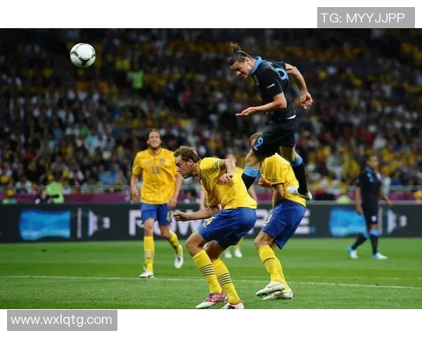 足球头球球星的传奇时刻与技术解析让我们领略空中之美